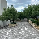 Kuk With Heated Salt Water Pool - Villa *