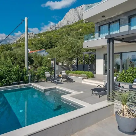 Kuk With Heated Salt Water Pool - Makarska