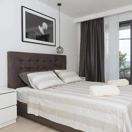 Kuk With Heated Salt Water Pool - Villa Makarska