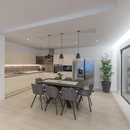 Kuk With Heated Salt Water Pool - 别墅