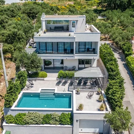 Kuk With Heated Salt Water Pool -