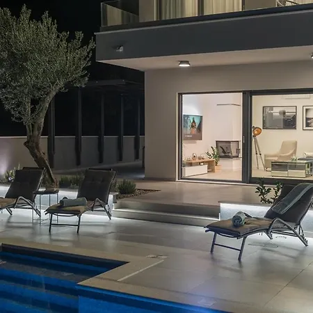 Villa Kuk With Heated Salt Water Pool -