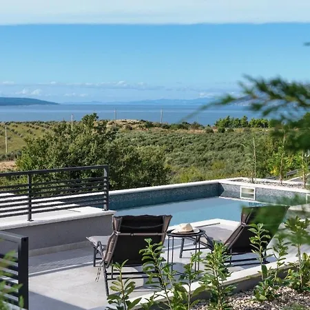 Вилла Kuk With Heated Salt Water Pool -