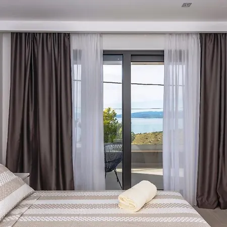 Kuk With Heated Salt Water Pool - Villa Makarska