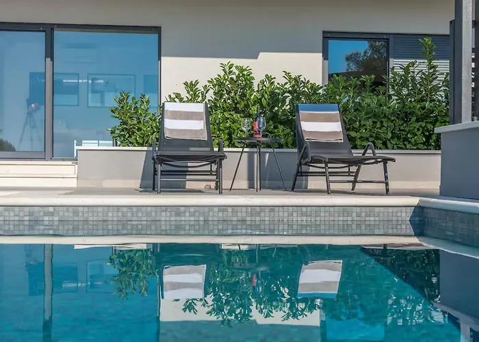 Kuk With Heated Salt Water Pool - Βίλα Μακάρσκα