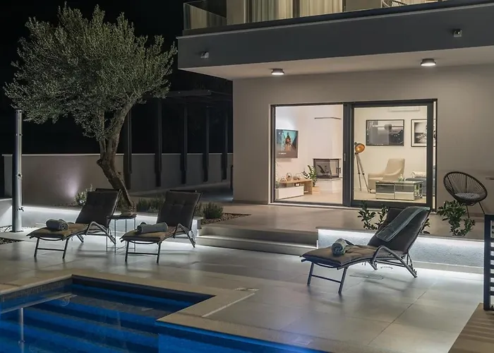 Βίλα Kuk With Heated Salt Water Pool -