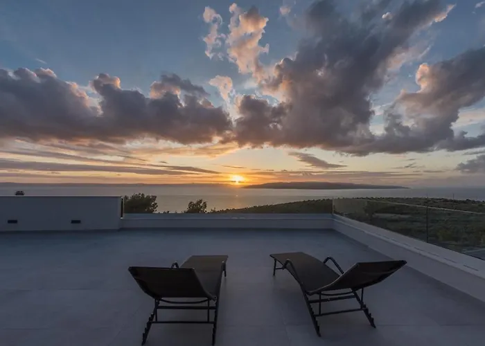 Kuk With Heated Salt Water Pool -