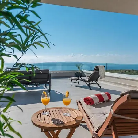 Kuk With Heated Salt Water Pool - Villa