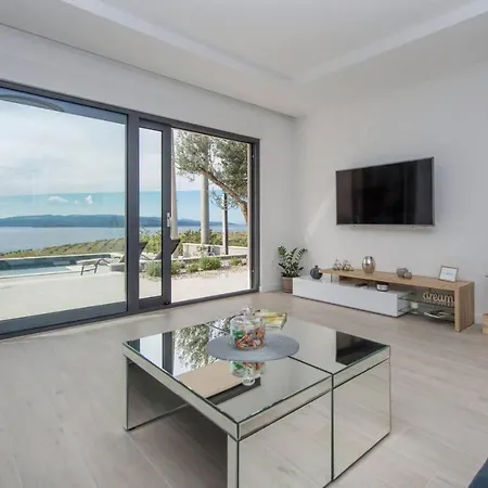 Kuk With Heated Salt Water Pool - * ماكارسكا