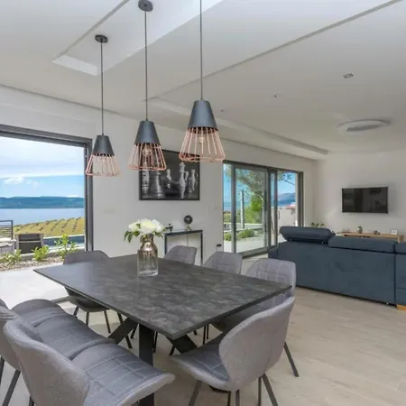 Kuk With Heated Salt Water Pool -