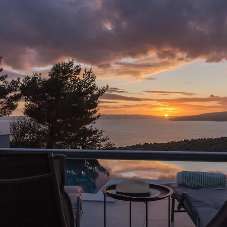 Kuk With Heated Salt Water Pool - Villa