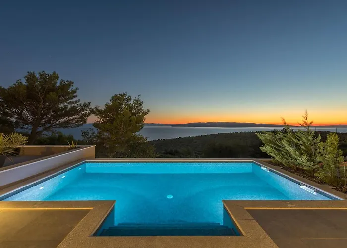 Kuk With Heated Salt Water Pool - Villa *