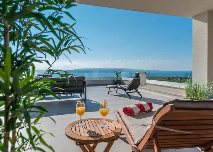 Kuk With Heated Salt Water Pool - Vila