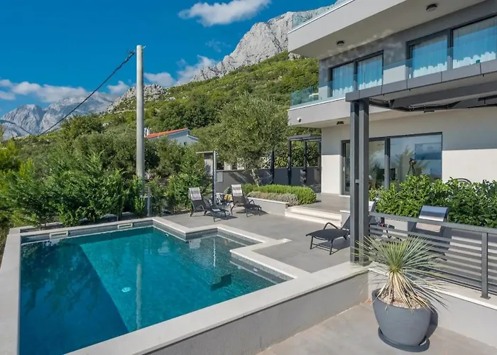 Kuk With Heated Salt Water Pool - Makarska