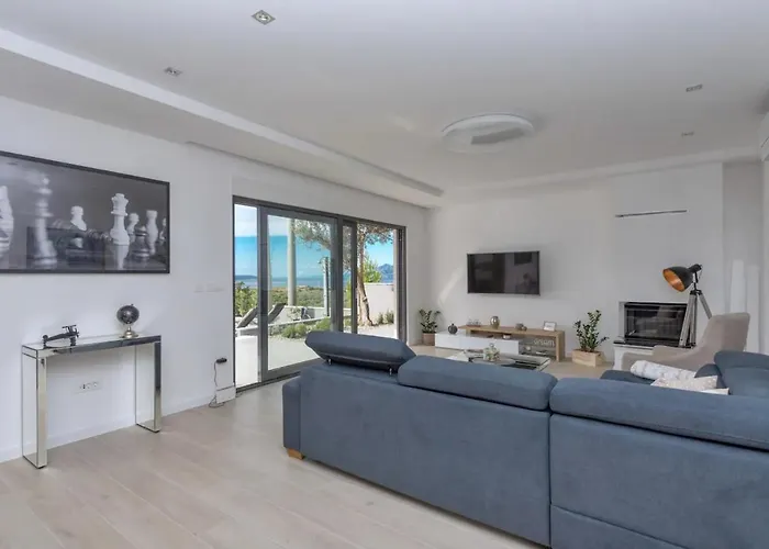 Kuk With Heated Salt Water Pool -