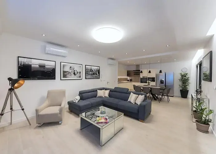 Kuk With Heated Salt Water Pool - Makarská