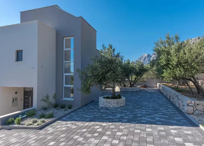 Kuk With Heated Salt Water Pool - * Makarska