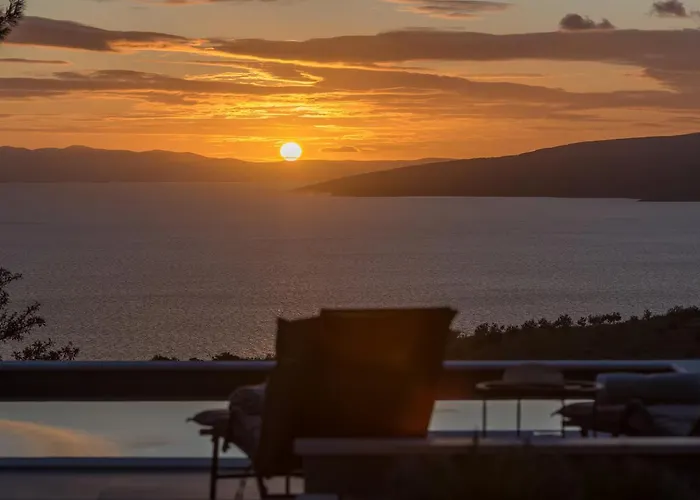 Kuk With Heated Salt Water Pool - Makarska