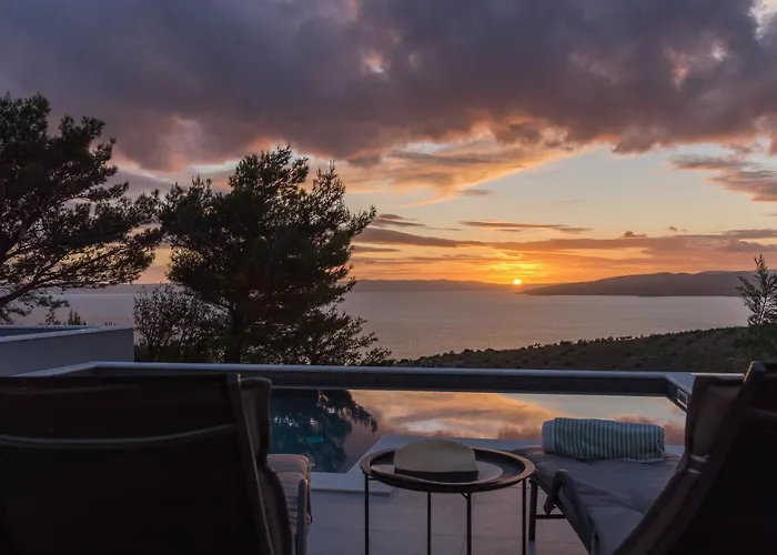 Kuk With Heated Salt Water Pool - Villa