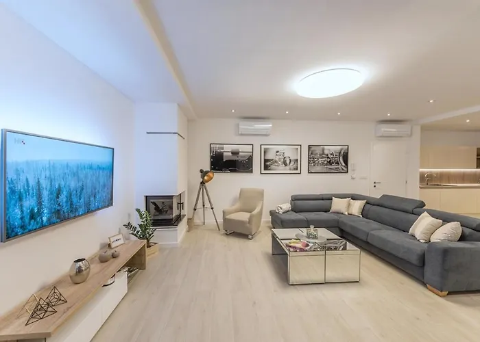 Kuk With Heated Salt Water Pool - * Makarska