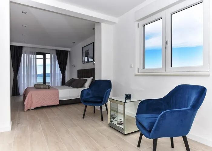 Villa Kuk With Heated Salt Water Pool - Makarska